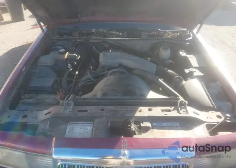 1993 Lincoln Town Car Signature/Jack Nicklaus z USA, uszkodzony, nr VIN 1LNLM82W0PY629752